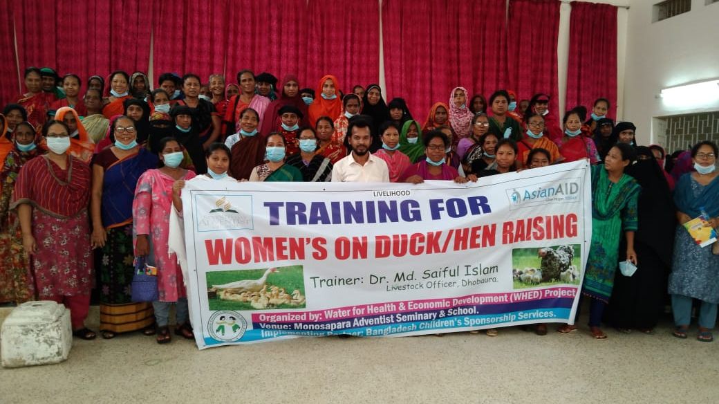 Training for women on duck/hen raising sign