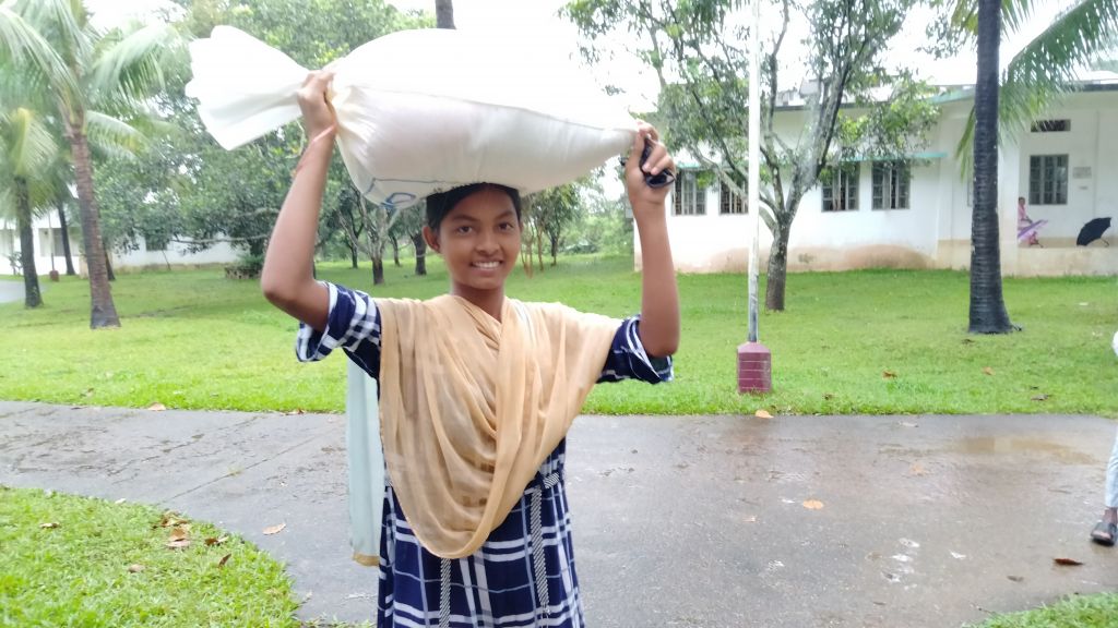 Food relief in Bangaldesh